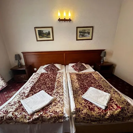 리조트 Hotelik Oranski